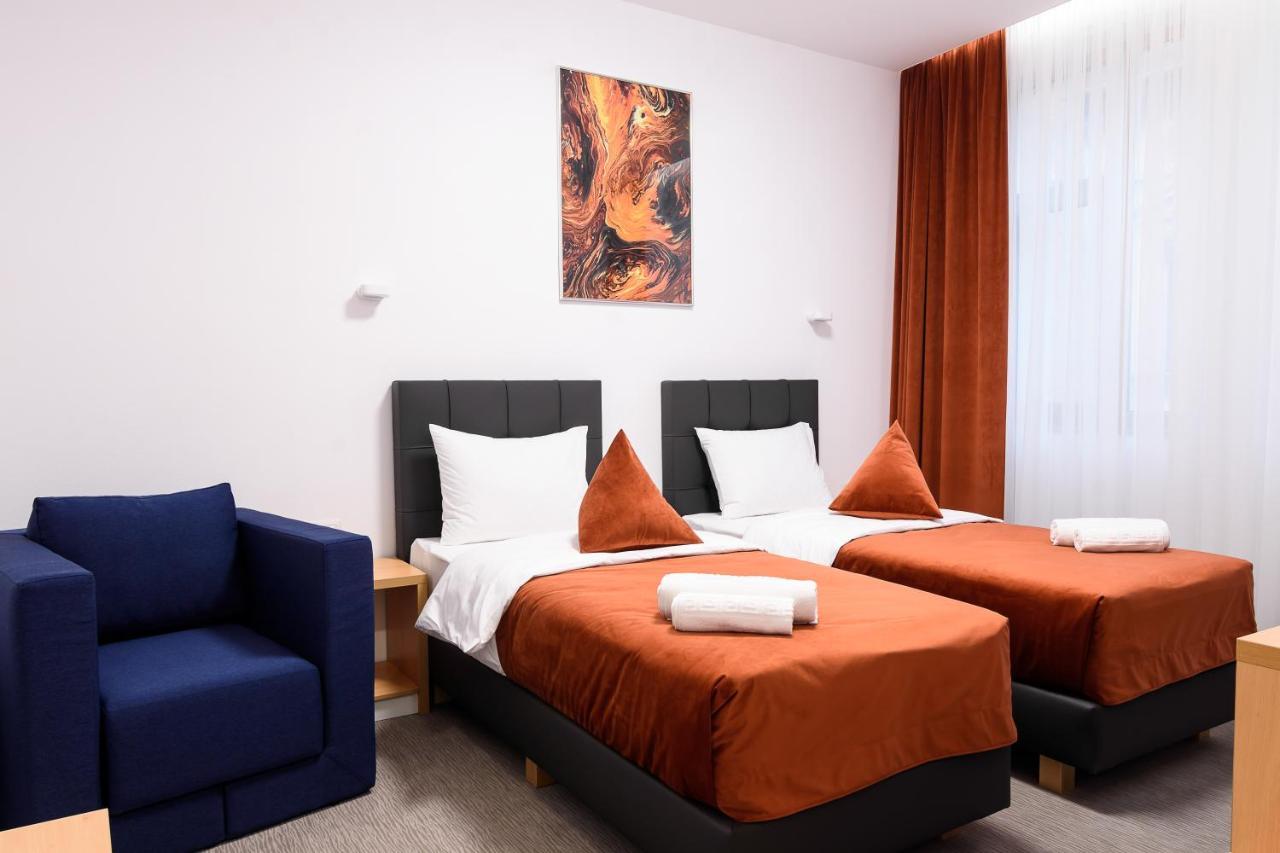 Hotel Urban Бая Маре Екстериор снимка
