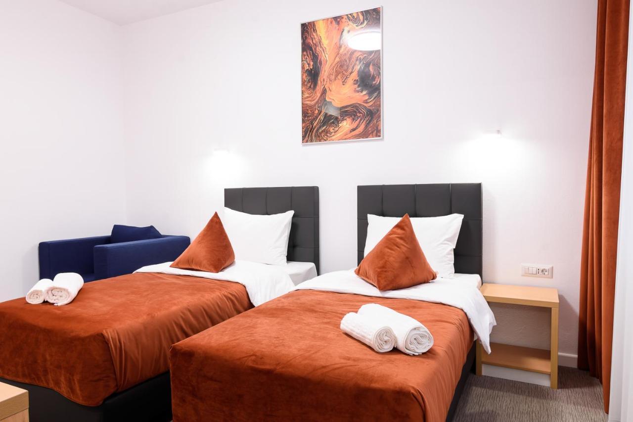 Hotel Urban Бая Маре Екстериор снимка