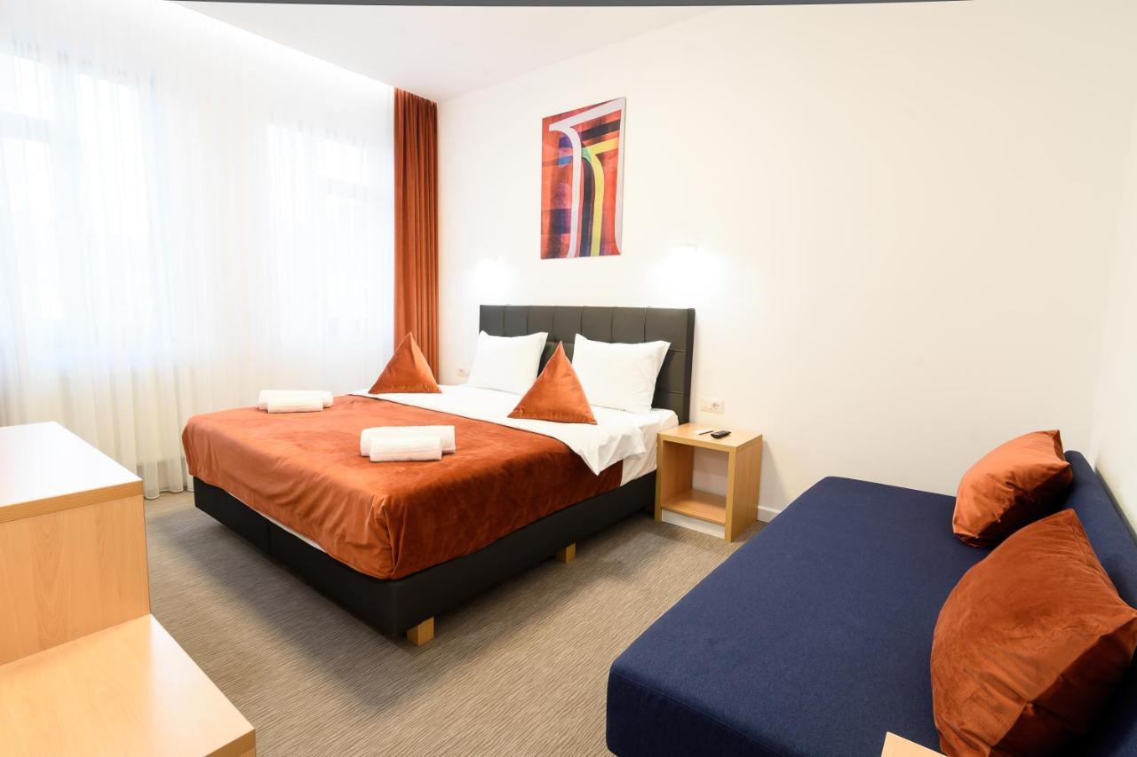Hotel Urban Бая Маре Екстериор снимка