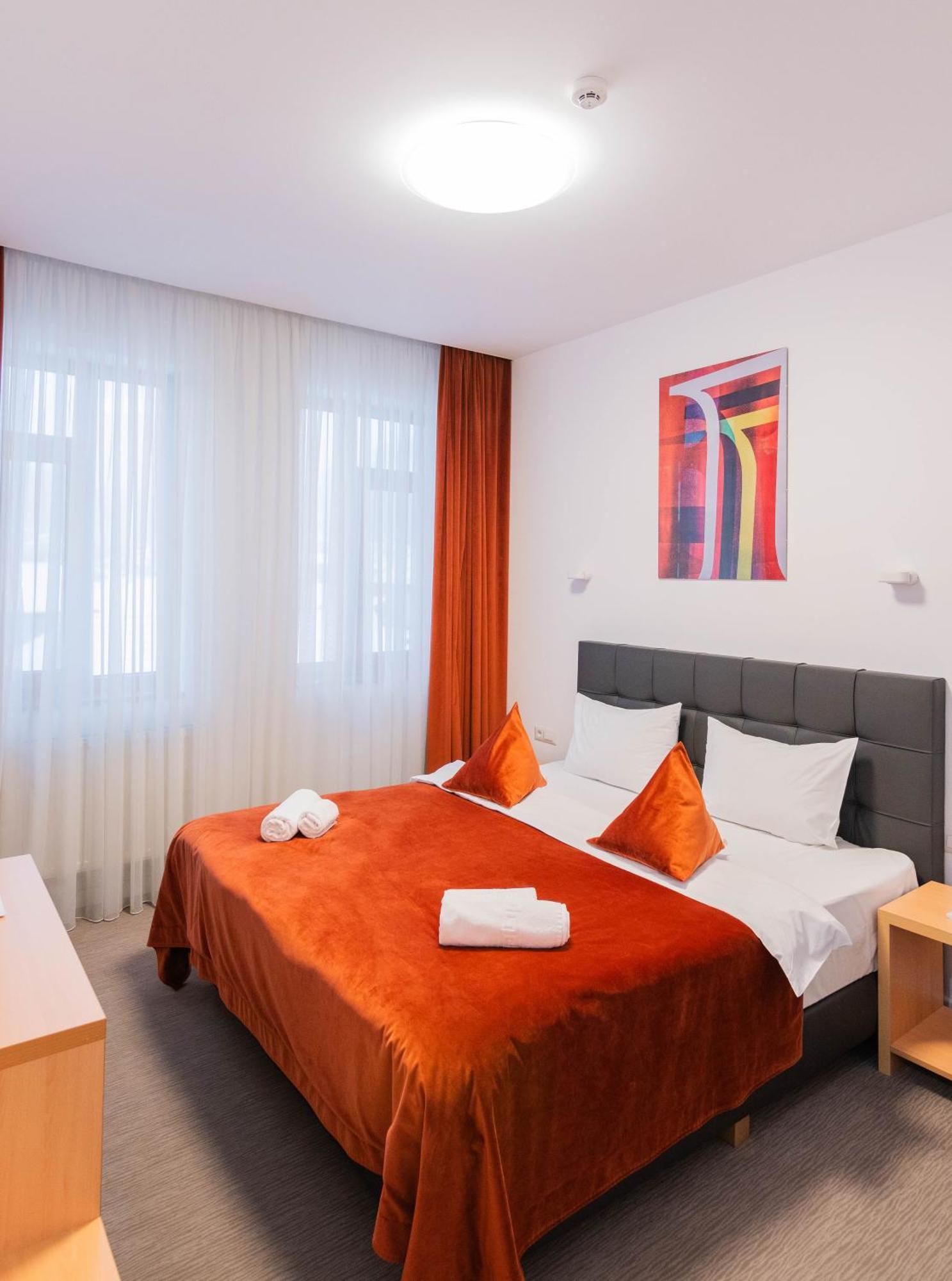 Hotel Urban Бая Маре Екстериор снимка