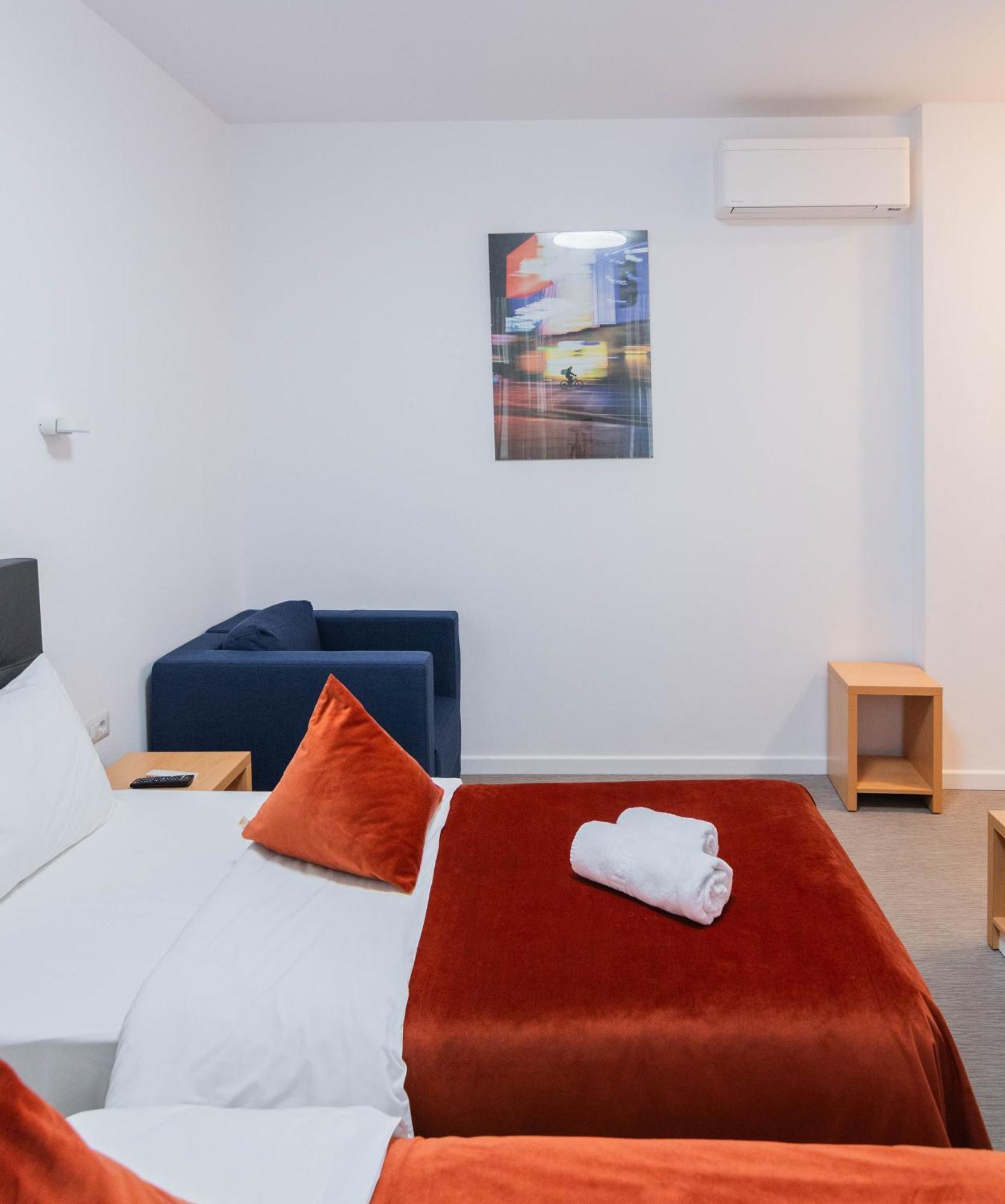 Hotel Urban Бая Маре Екстериор снимка