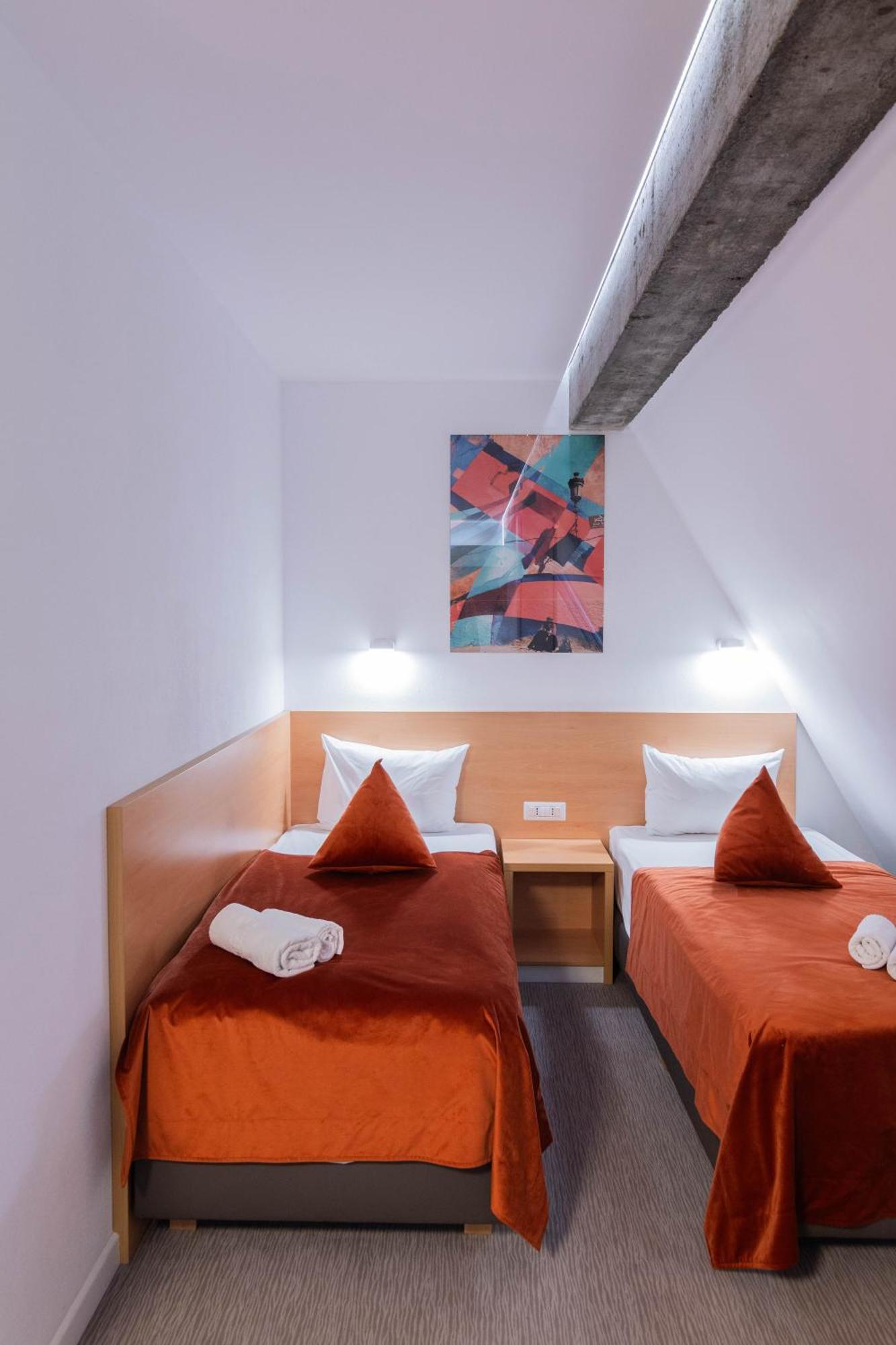 Hotel Urban Бая Маре Екстериор снимка