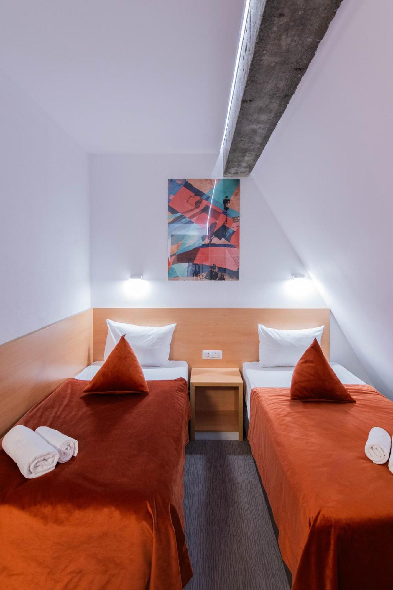 Hotel Urban Бая Маре Екстериор снимка