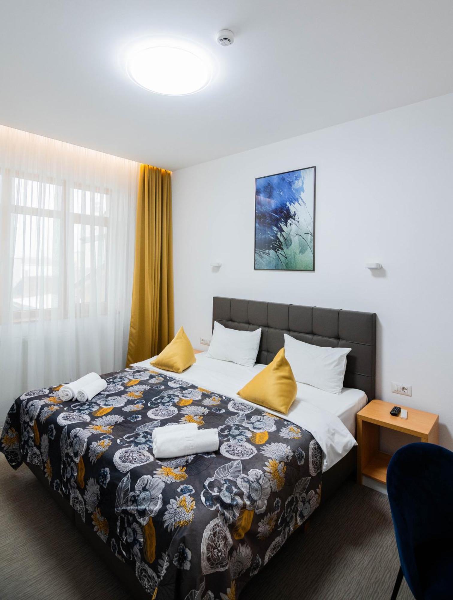 Hotel Urban Бая Маре Екстериор снимка
