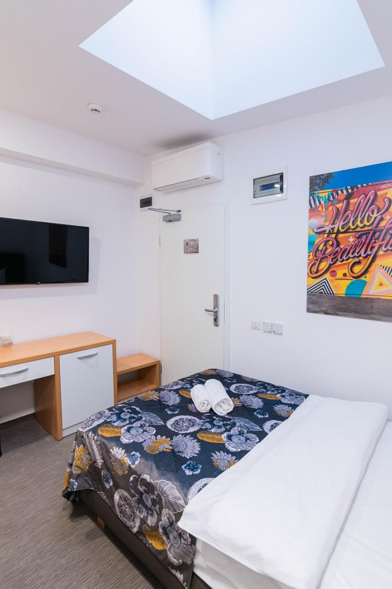 Hotel Urban Бая Маре Екстериор снимка