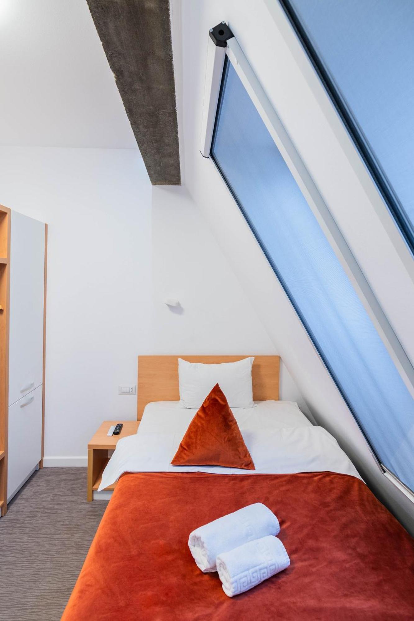 Hotel Urban Бая Маре Екстериор снимка