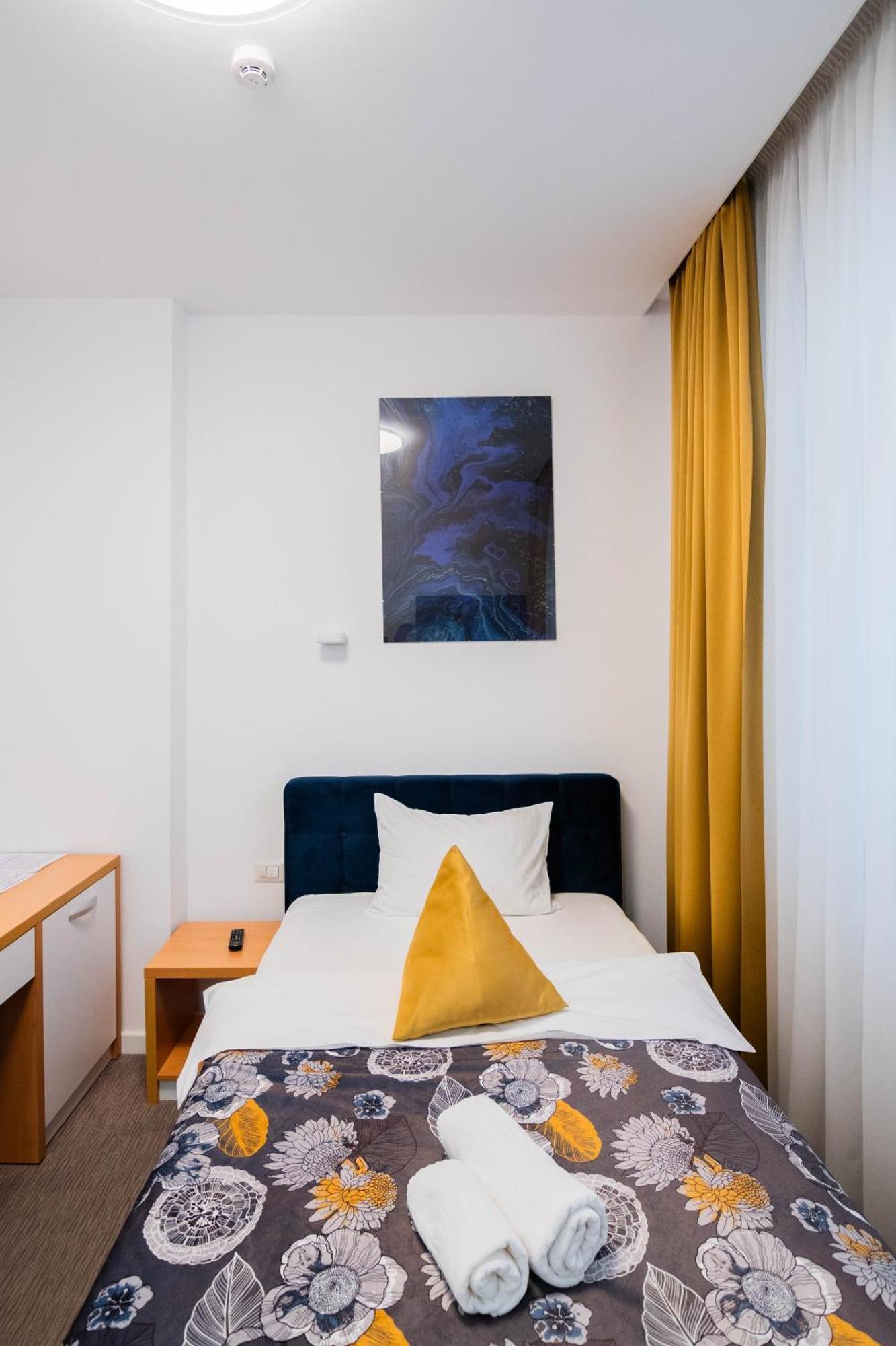 Hotel Urban Бая Маре Екстериор снимка